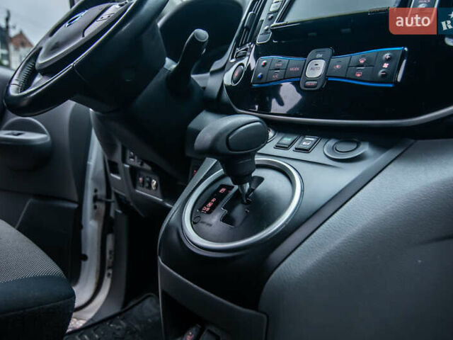 Білий Ніссан e-NV200, об'ємом двигуна 0 л та пробігом 82 тис. км за 13400 $, фото 25 на Automoto.ua