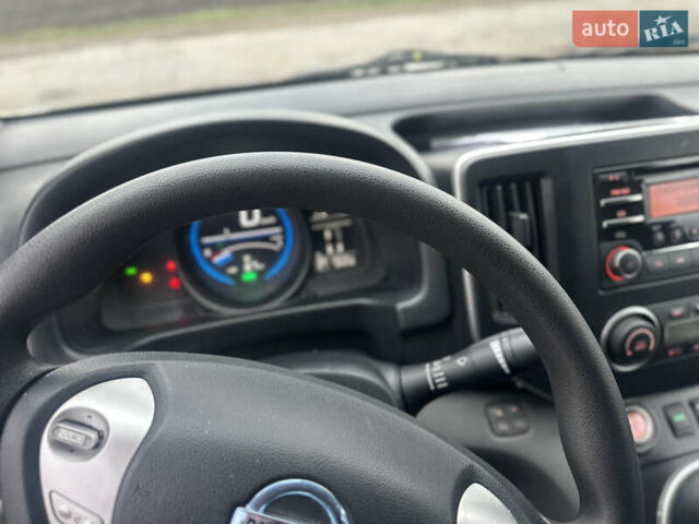Белый Ниссан e-NV200, объемом двигателя 0 л и пробегом 20 тыс. км за 13900 $, фото 5 на Automoto.ua