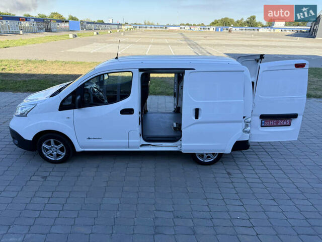 Білий Ніссан e-NV200, об'ємом двигуна 0 л та пробігом 52 тис. км за 14600 $, фото 12 на Automoto.ua