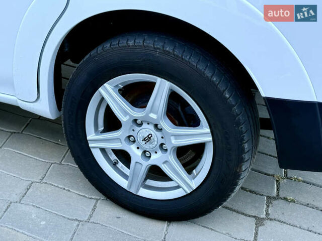 Білий Ніссан e-NV200, об'ємом двигуна 0 л та пробігом 52 тис. км за 14600 $, фото 6 на Automoto.ua