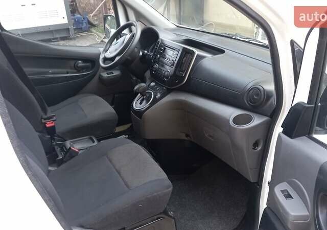 Белый Ниссан e-NV200, объемом двигателя 0 л и пробегом 58 тыс. км за 13100 $, фото 14 на Automoto.ua