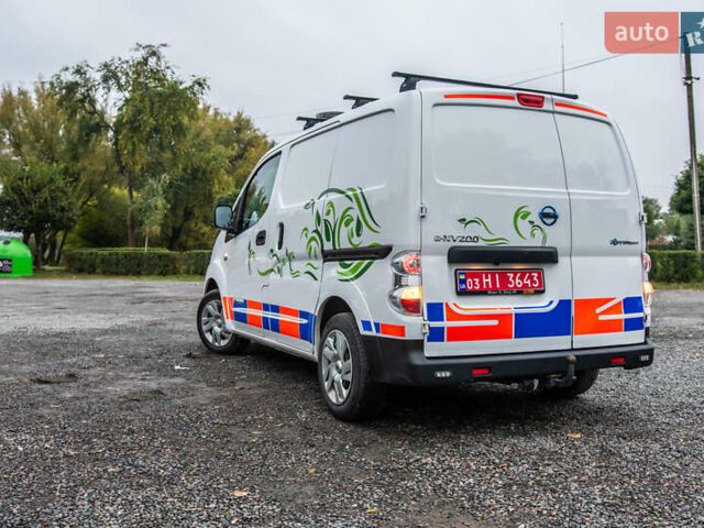 Білий Ніссан e-NV200, об'ємом двигуна 0 л та пробігом 82 тис. км за 13400 $, фото 9 на Automoto.ua
