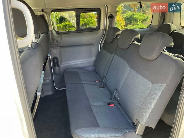 Белый Ниссан e-NV200, объемом двигателя 0 л и пробегом 132 тыс. км за 13200 $, фото 14 на Automoto.ua