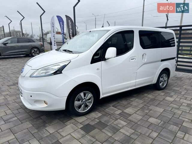 Белый Ниссан e-NV200, объемом двигателя 0 л и пробегом 125 тыс. км за 15900 $, фото 8 на Automoto.ua