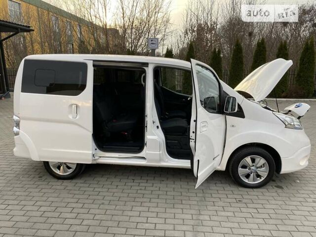 Білий Ніссан e-NV200, об'ємом двигуна 0 л та пробігом 21 тис. км за 22800 $, фото 30 на Automoto.ua