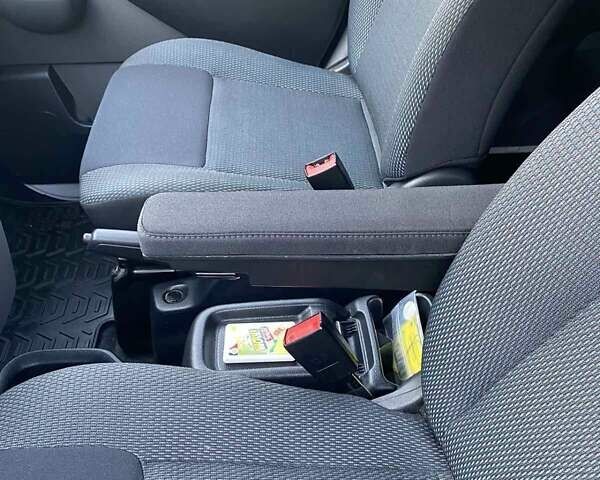 Белый Ниссан e-NV200, объемом двигателя 0 л и пробегом 179 тыс. км за 15900 $, фото 10 на Automoto.ua