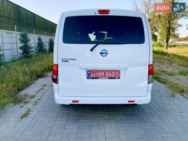 Белый Ниссан e-NV200, объемом двигателя 0 л и пробегом 119 тыс. км за 15200 $, фото 12 на Automoto.ua