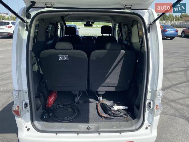 Белый Ниссан e-NV200, объемом двигателя 0 л и пробегом 179 тыс. км за 15900 $, фото 7 на Automoto.ua