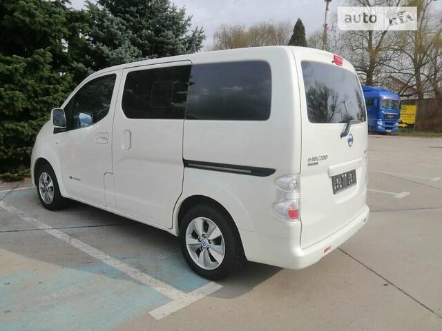 Белый Ниссан e-NV200, объемом двигателя 0 л и пробегом 61 тыс. км за 27900 $, фото 20 на Automoto.ua