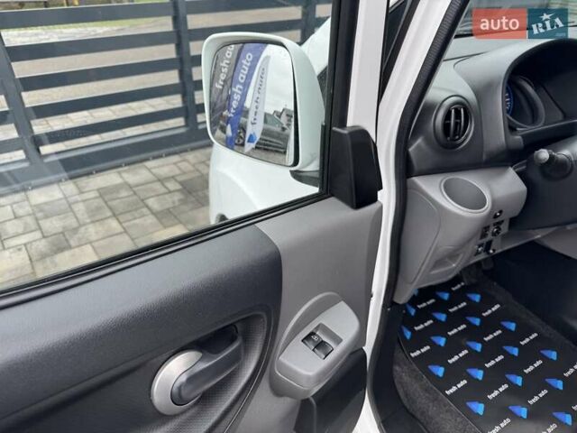 Белый Ниссан e-NV200, объемом двигателя 0 л и пробегом 125 тыс. км за 15900 $, фото 14 на Automoto.ua