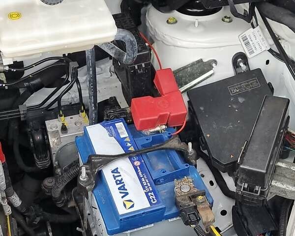 Белый Ниссан e-NV200, объемом двигателя 0 л и пробегом 202 тыс. км за 13300 $, фото 47 на Automoto.ua