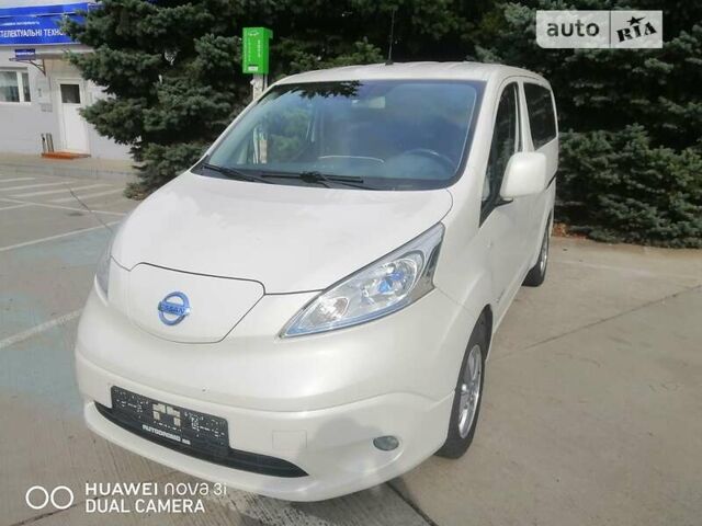 Белый Ниссан e-NV200, объемом двигателя 0 л и пробегом 61 тыс. км за 27900 $, фото 18 на Automoto.ua