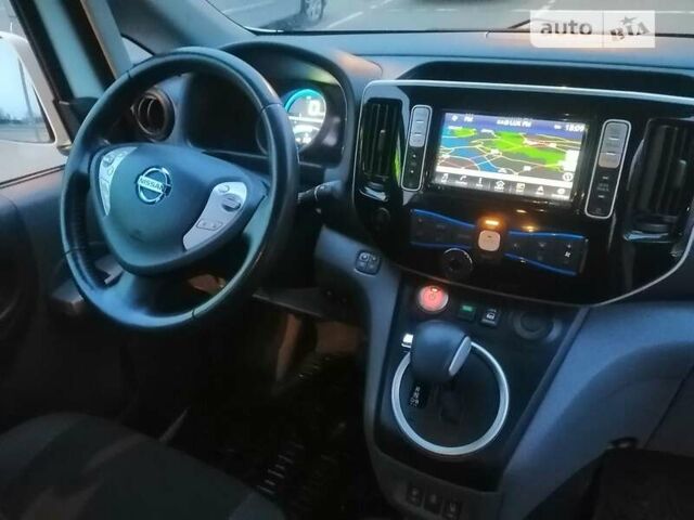 Белый Ниссан e-NV200, объемом двигателя 0 л и пробегом 61 тыс. км за 27900 $, фото 43 на Automoto.ua