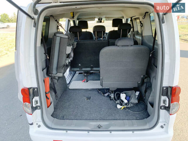Белый Ниссан e-NV200, объемом двигателя 0 л и пробегом 124 тыс. км за 14900 $, фото 13 на Automoto.ua