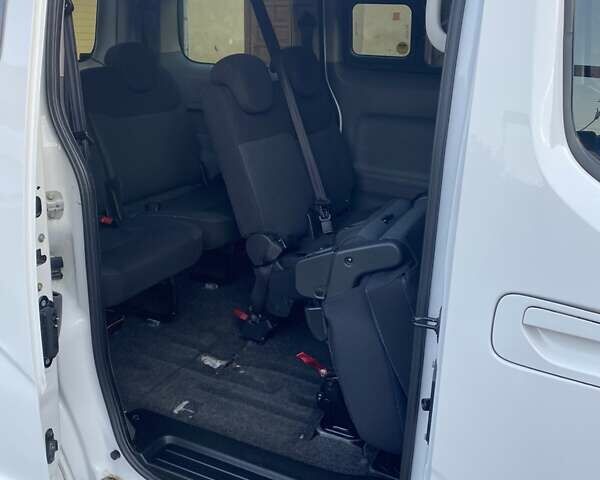 Белый Ниссан e-NV200, объемом двигателя 0 л и пробегом 179 тыс. км за 15900 $, фото 2 на Automoto.ua