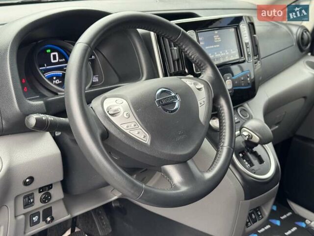 Белый Ниссан e-NV200, объемом двигателя 0 л и пробегом 125 тыс. км за 15900 $, фото 16 на Automoto.ua