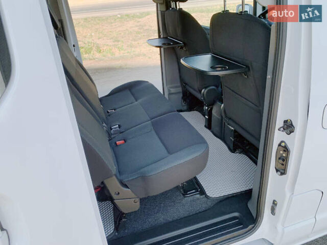 Белый Ниссан e-NV200, объемом двигателя 0 л и пробегом 124 тыс. км за 14900 $, фото 15 на Automoto.ua