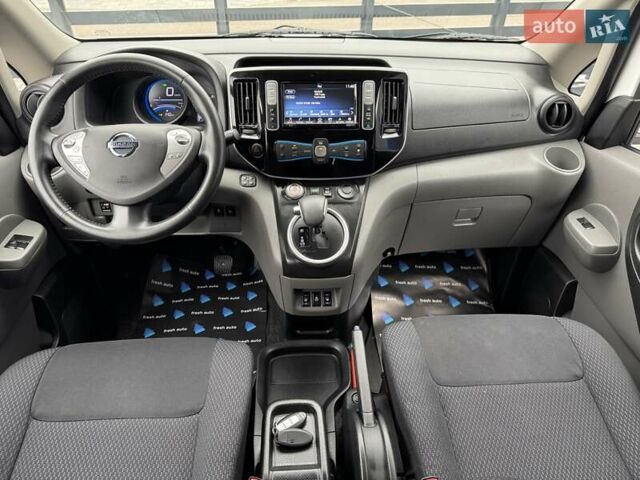 Белый Ниссан e-NV200, объемом двигателя 0 л и пробегом 125 тыс. км за 15900 $, фото 3 на Automoto.ua