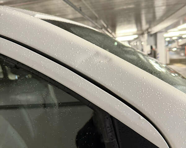 Белый Ниссан e-NV200, объемом двигателя 0 л и пробегом 70 тыс. км за 14400 $, фото 10 на Automoto.ua