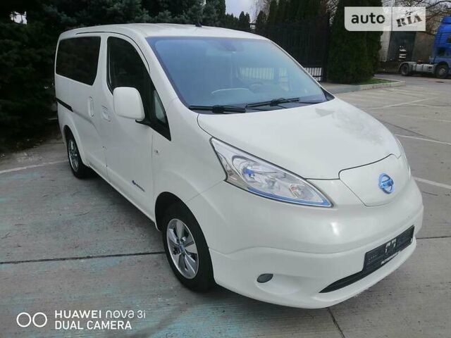 Белый Ниссан e-NV200, объемом двигателя 0 л и пробегом 61 тыс. км за 27900 $, фото 1 на Automoto.ua