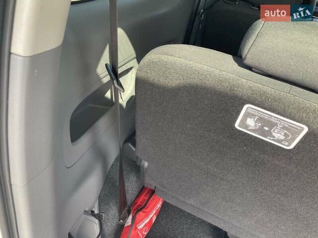 Белый Ниссан e-NV200, объемом двигателя 0 л и пробегом 179 тыс. км за 15700 $, фото 7 на Automoto.ua