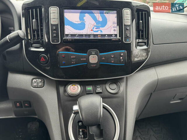 Білий Ніссан e-NV200, об'ємом двигуна 0 л та пробігом 179 тис. км за 15300 $, фото 18 на Automoto.ua