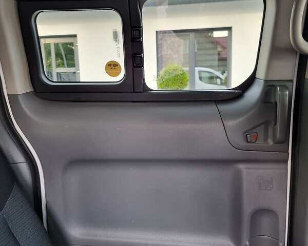 Белый Ниссан e-NV200, объемом двигателя 0 л и пробегом 202 тыс. км за 13300 $, фото 26 на Automoto.ua