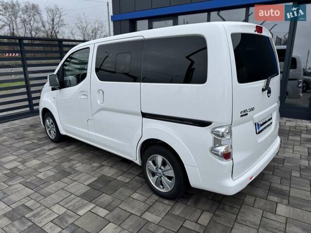 Белый Ниссан e-NV200, объемом двигателя 0 л и пробегом 125 тыс. км за 15900 $, фото 9 на Automoto.ua
