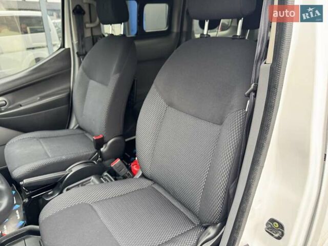 Белый Ниссан e-NV200, объемом двигателя 0 л и пробегом 125 тыс. км за 15900 $, фото 19 на Automoto.ua