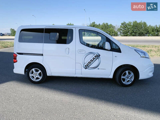 Белый Ниссан e-NV200, объемом двигателя 0 л и пробегом 124 тыс. км за 14900 $, фото 9 на Automoto.ua