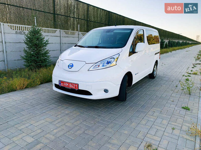 Белый Ниссан e-NV200, объемом двигателя 0 л и пробегом 119 тыс. км за 15200 $, фото 4 на Automoto.ua
