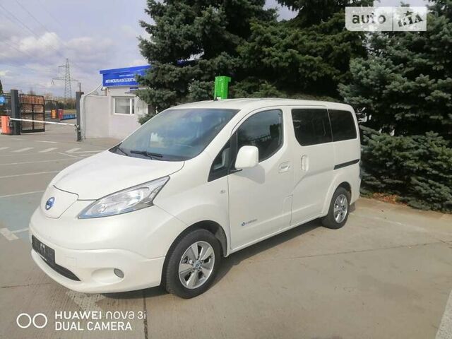 Белый Ниссан e-NV200, объемом двигателя 0 л и пробегом 61 тыс. км за 27900 $, фото 13 на Automoto.ua