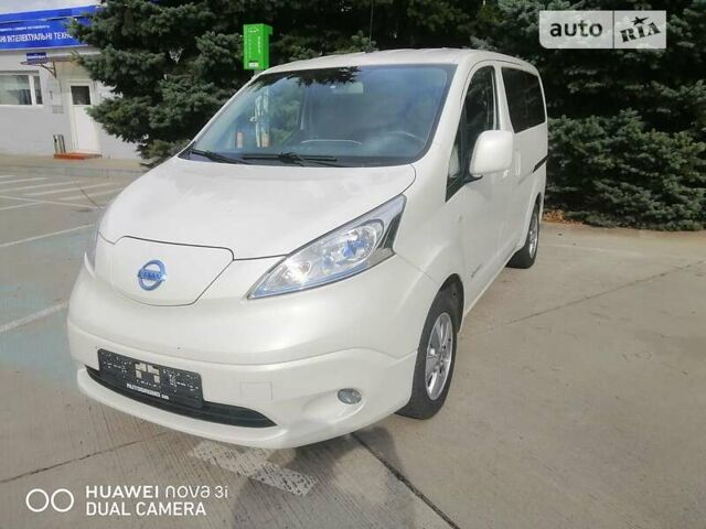 Белый Ниссан e-NV200, объемом двигателя 0 л и пробегом 61 тыс. км за 27900 $, фото 6 на Automoto.ua