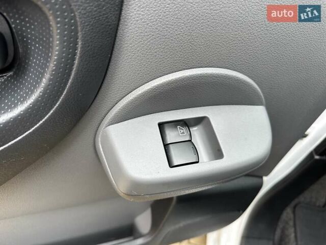 Белый Ниссан e-NV200, объемом двигателя 0 л и пробегом 25 тыс. км за 14700 $, фото 23 на Automoto.ua
