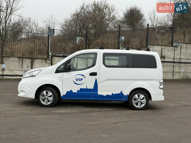 Белый Ниссан e-NV200, объемом двигателя 0 л и пробегом 50 тыс. км за 17899 $, фото 2 на Automoto.ua