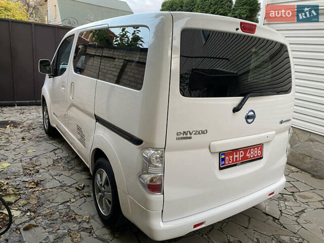 Белый Ниссан e-NV200, объемом двигателя 0 л и пробегом 47 тыс. км за 17888 $, фото 8 на Automoto.ua