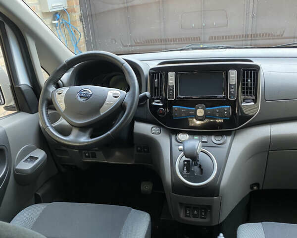 Белый Ниссан e-NV200, объемом двигателя 0 л и пробегом 47 тыс. км за 17888 $, фото 21 на Automoto.ua