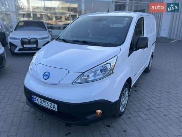 Белый Ниссан e-NV200, объемом двигателя 0 л и пробегом 34 тыс. км за 17900 $, фото 1 на Automoto.ua