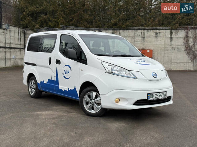 Белый Ниссан e-NV200, объемом двигателя 0 л и пробегом 50 тыс. км за 17899 $, фото 6 на Automoto.ua