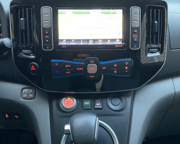 Белый Ниссан e-NV200, объемом двигателя 0 л и пробегом 47 тыс. км за 17888 $, фото 14 на Automoto.ua