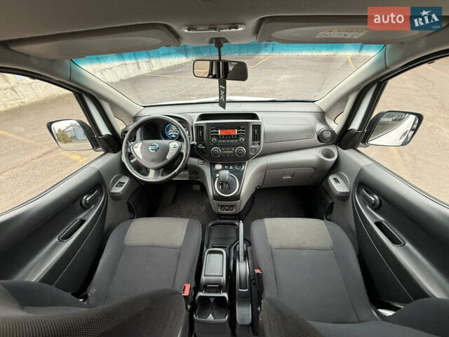 Белый Ниссан e-NV200, объемом двигателя 0 л и пробегом 50 тыс. км за 17899 $, фото 32 на Automoto.ua