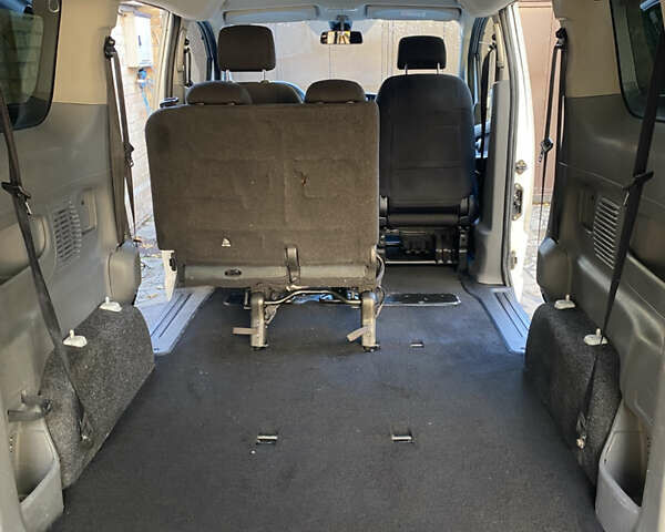 Белый Ниссан e-NV200, объемом двигателя 0 л и пробегом 47 тыс. км за 17888 $, фото 26 на Automoto.ua