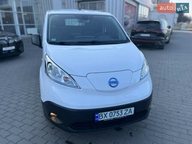 Белый Ниссан e-NV200, объемом двигателя 0 л и пробегом 34 тыс. км за 17900 $, фото 4 на Automoto.ua