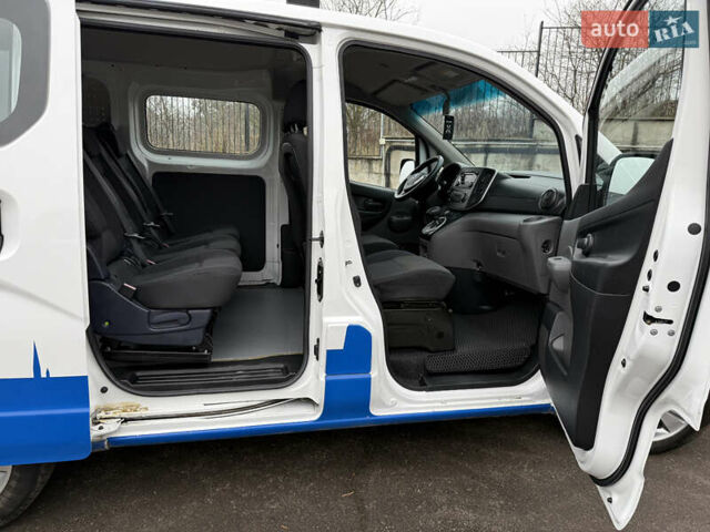 Белый Ниссан e-NV200, объемом двигателя 0 л и пробегом 50 тыс. км за 17899 $, фото 29 на Automoto.ua