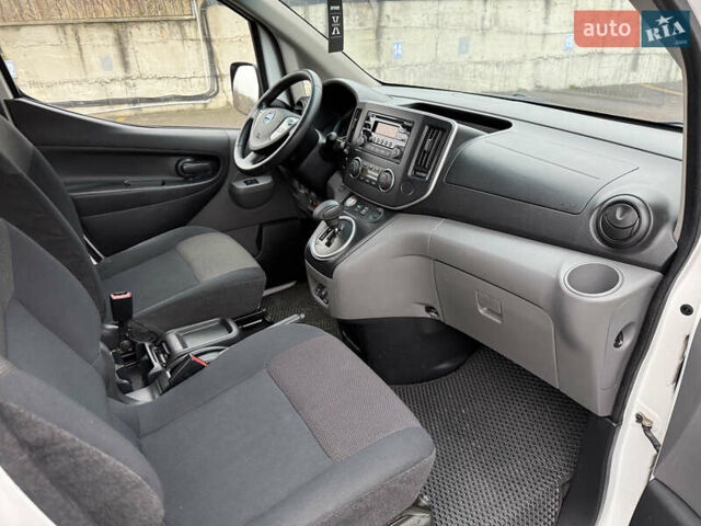 Белый Ниссан e-NV200, объемом двигателя 0 л и пробегом 50 тыс. км за 17899 $, фото 21 на Automoto.ua