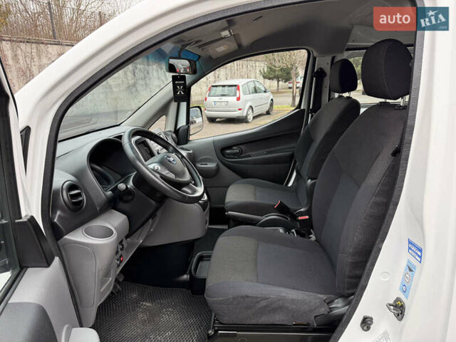 Белый Ниссан e-NV200, объемом двигателя 0 л и пробегом 50 тыс. км за 17899 $, фото 45 на Automoto.ua