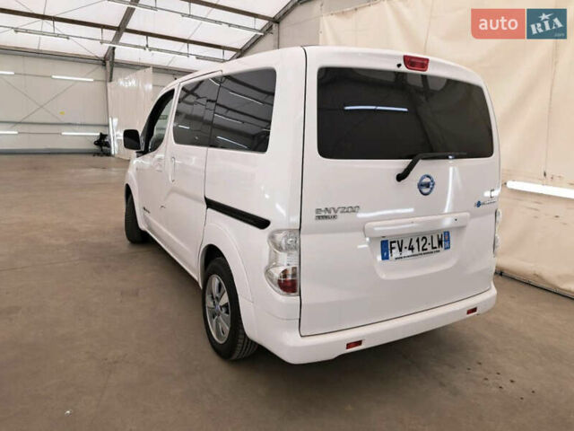 Білий Ніссан e-NV200, об'ємом двигуна 0 л та пробігом 67 тис. км за 17950 $, фото 1 на Automoto.ua