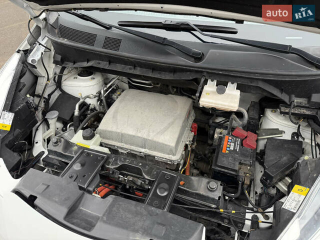 Белый Ниссан e-NV200, объемом двигателя 0 л и пробегом 50 тыс. км за 17899 $, фото 47 на Automoto.ua