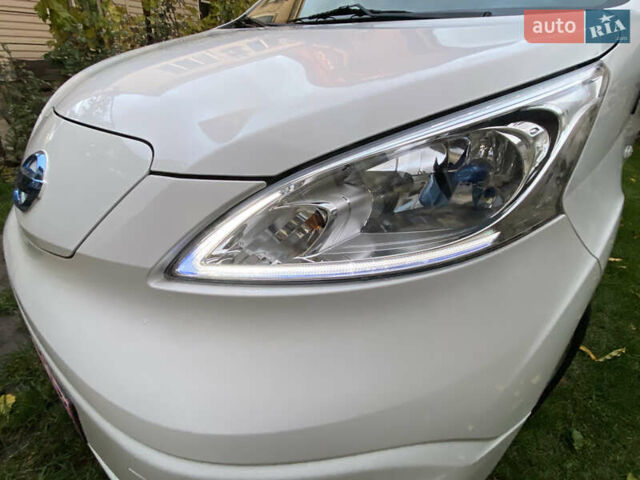 Белый Ниссан e-NV200, объемом двигателя 0 л и пробегом 47 тыс. км за 17888 $, фото 7 на Automoto.ua