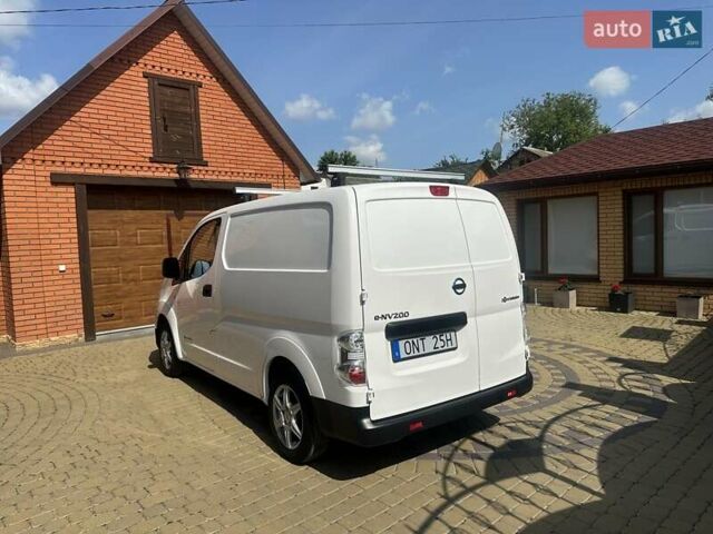 Белый Ниссан e-NV200, объемом двигателя 0 л и пробегом 19 тыс. км за 14700 $, фото 6 на Automoto.ua